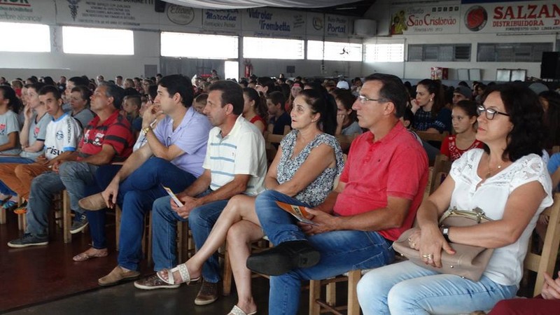 O Presidente do Legislativo Vereador Adilio Pastório, a Vereadora Marilei Marcolan e o Vereador Osmar Casagrande participaram do grandioso evento de lançamento do Projeto Educação Fiscal e  Sustentabilidade na Escola.