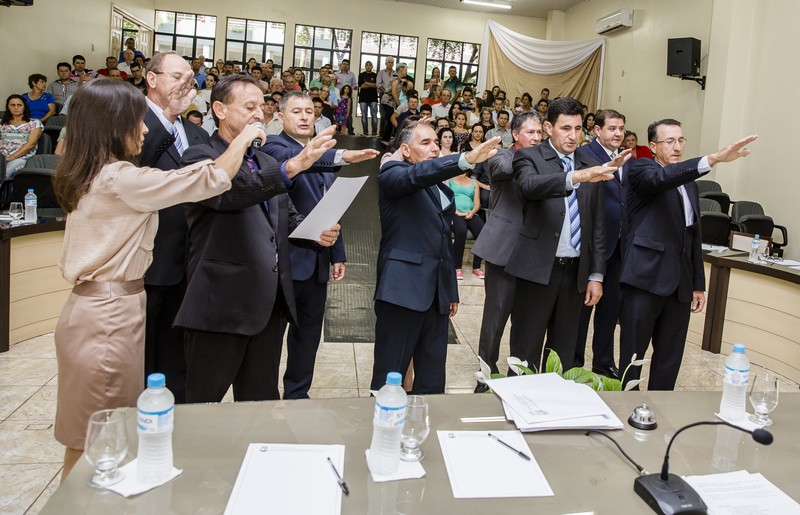 Sessão Solene de posse dos Vereadores, Prefeito e Vice-Prefeito do Município de Liberato Salzano.